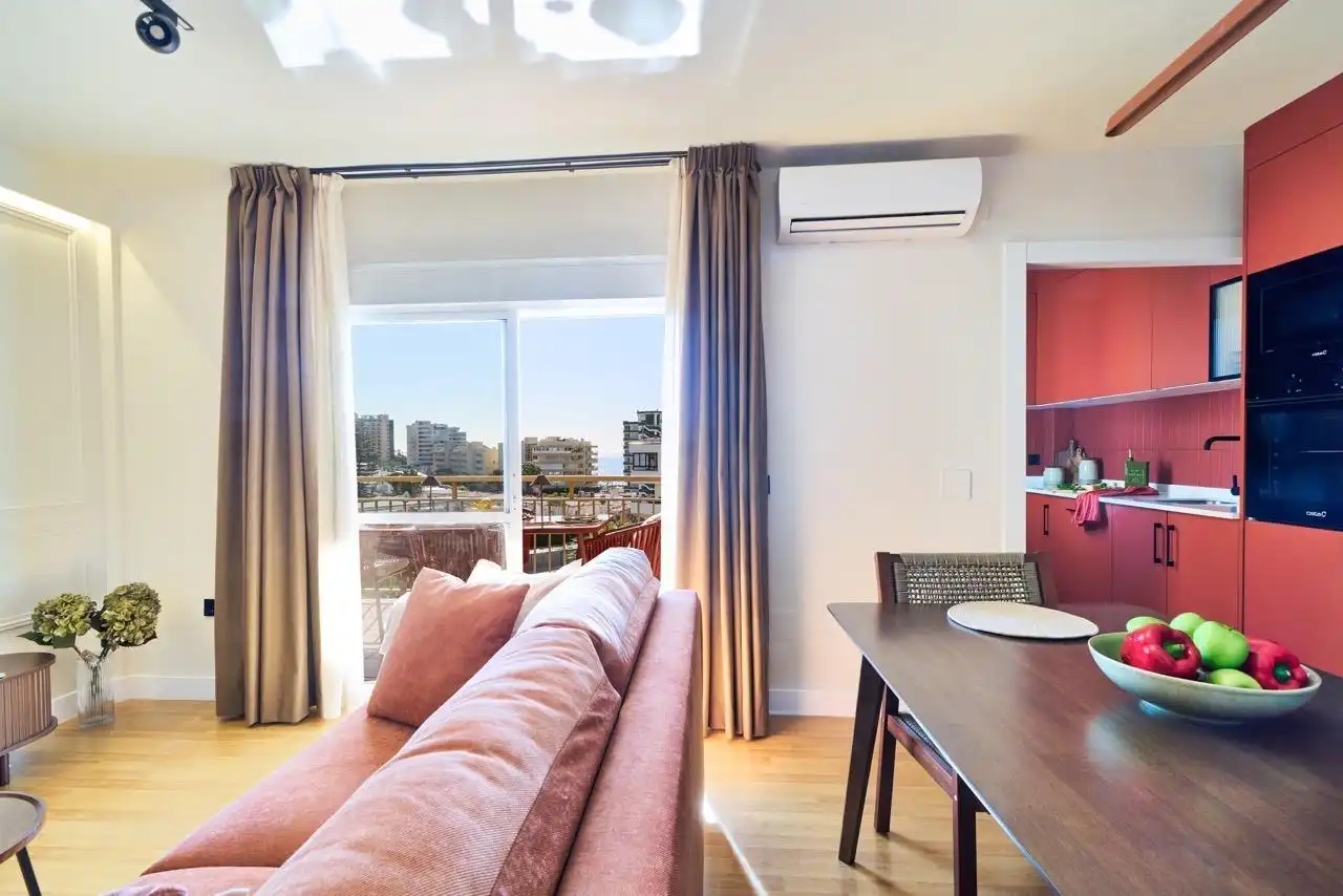 Sala de estar de Apartamento de alquiler en Fuengirola con Aire acondicionado, Terraza y Amueblado