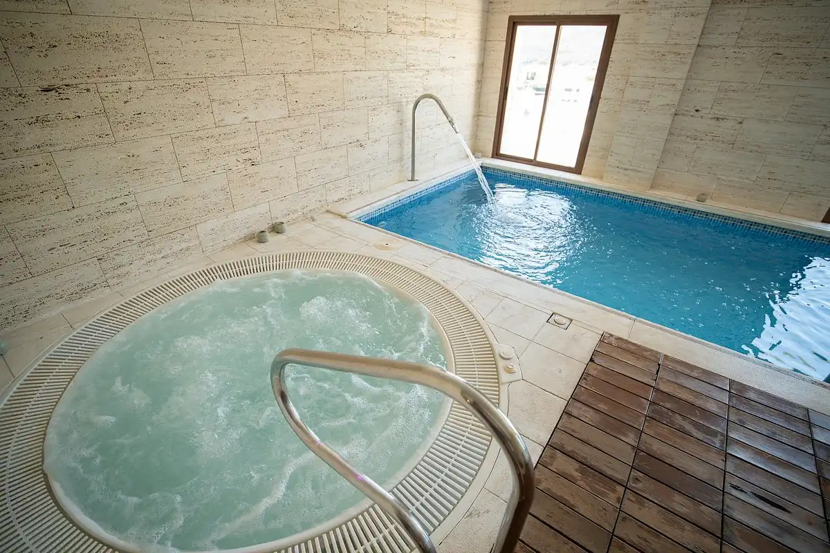 Swimming pool of Buildings for sale in Jarandilla de la Vera
