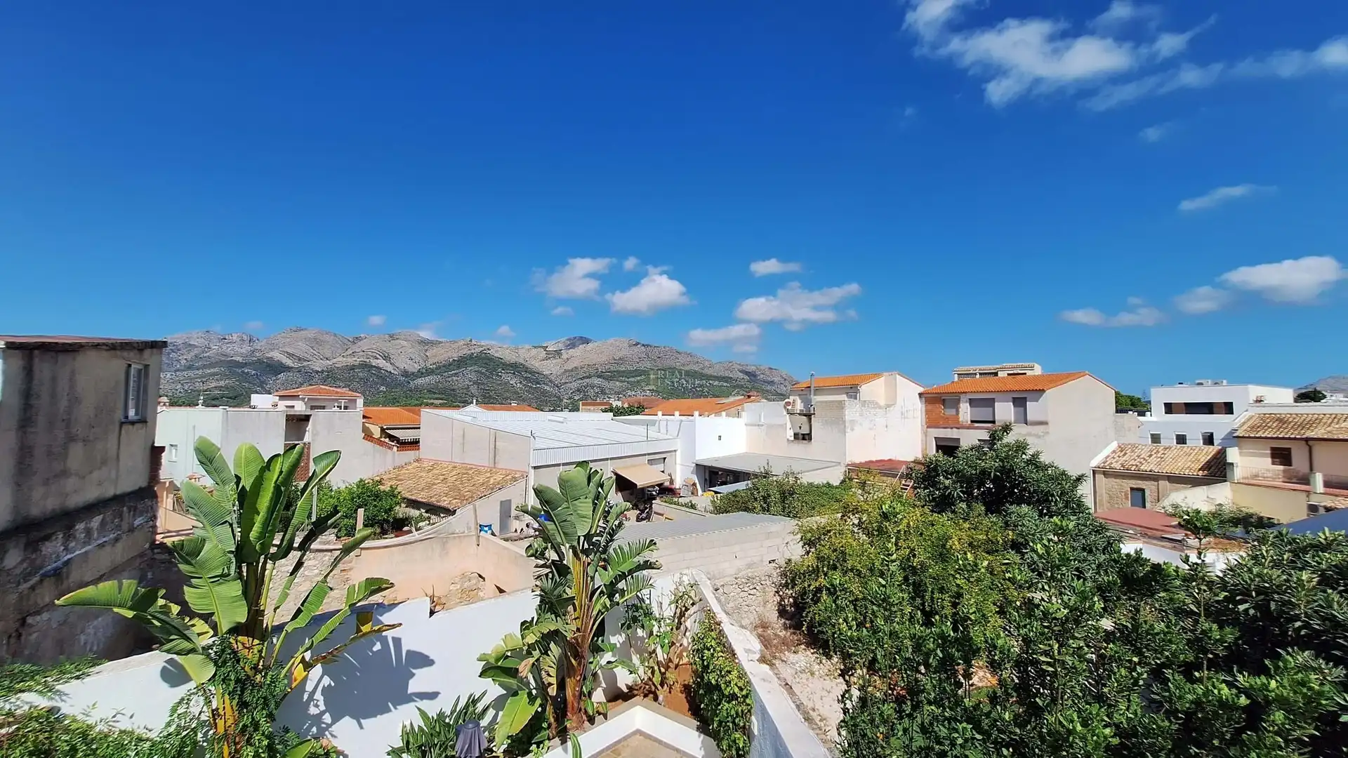 Vista exterior de Casa adosada en venda en Orba amb Aire condicionat, Calefacció i Terrassa