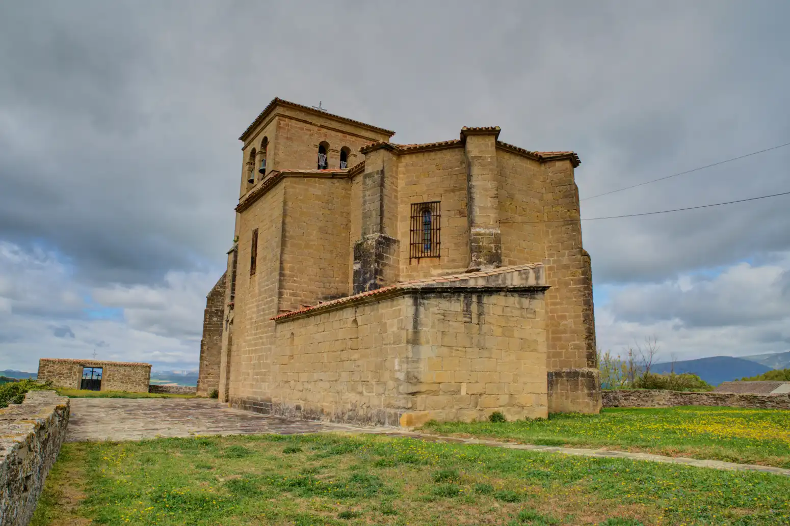 Exterior view of Houses for sale in Guesálaz / Gesalatz