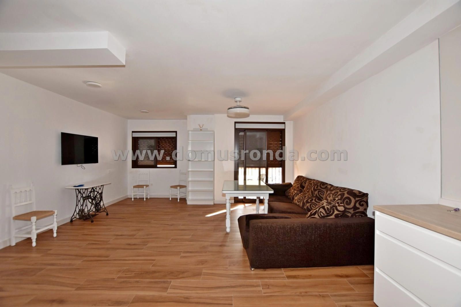 Living room of Flat for sale in Ronda  with Air Conditioner and Furnished