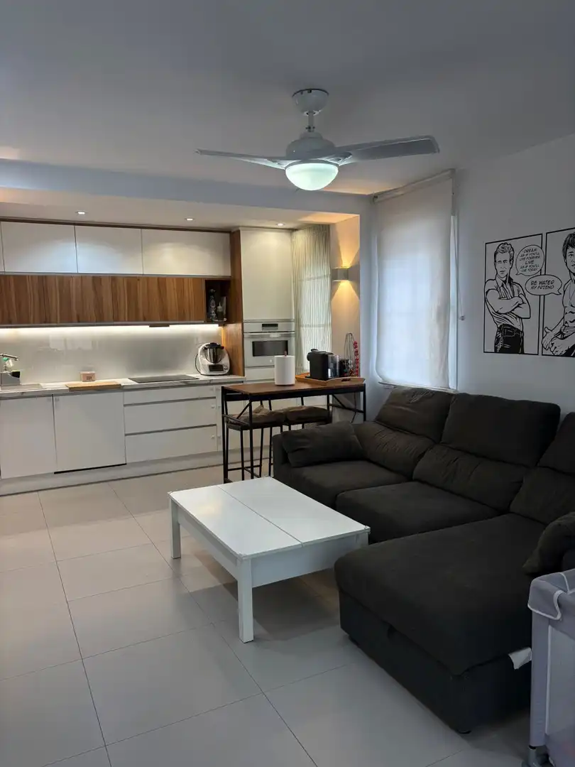 Sala d'estar de Planta baixa en venda en Marbella amb Aire condicionat, Terrassa i Moblat