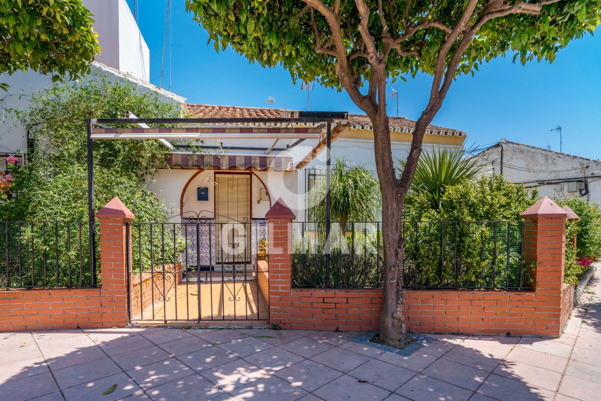 Vista exterior de Casa adosada en venda en Estepona