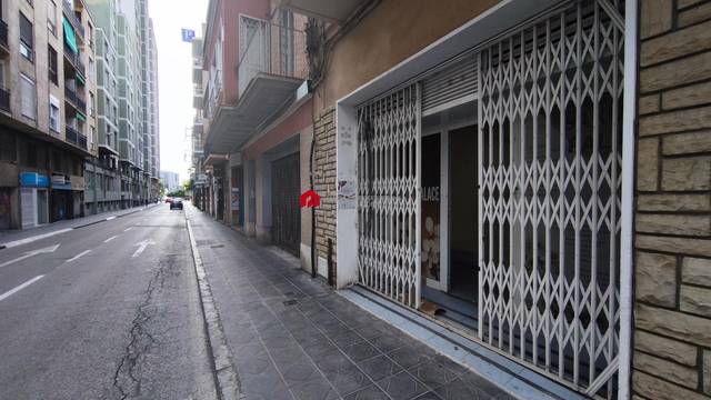 Local comercial en Alquiler en Avenida d'Estanislau Figueres en Nou Eixample Nord
