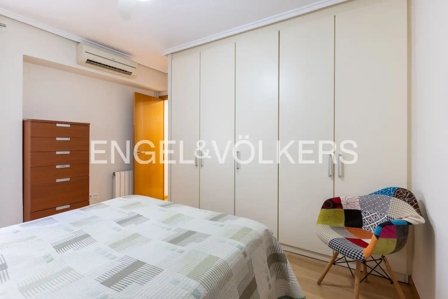 Habitación de Piso en venta en Valencia con Aire acondicionado, Calefacción y Balcón