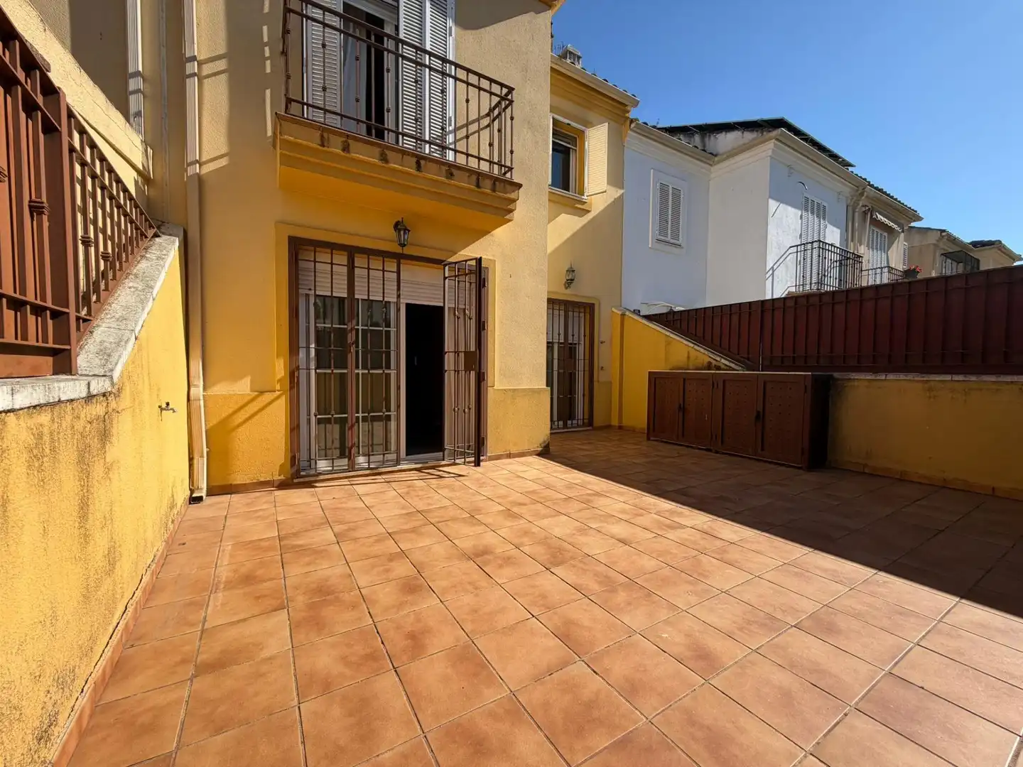 Exterior view of Houses for sale in Córdoba  with Air Conditioner, Private garden and Balcony
