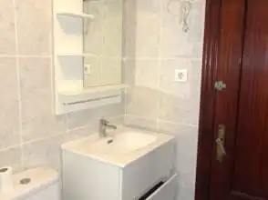 Bathroom of Flat for rent in Gijón   with Furnished and Washing machine
