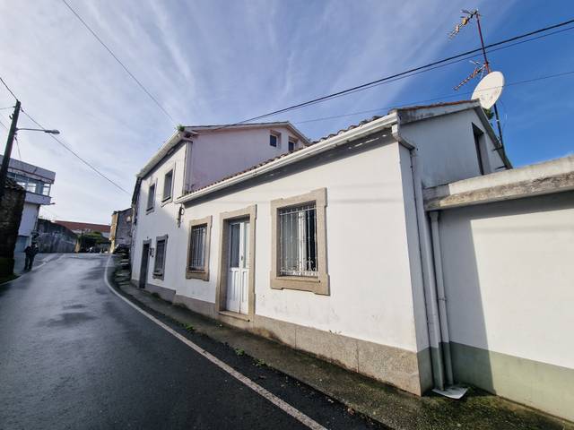 Casa adosada en Venta en Empedron en Neda