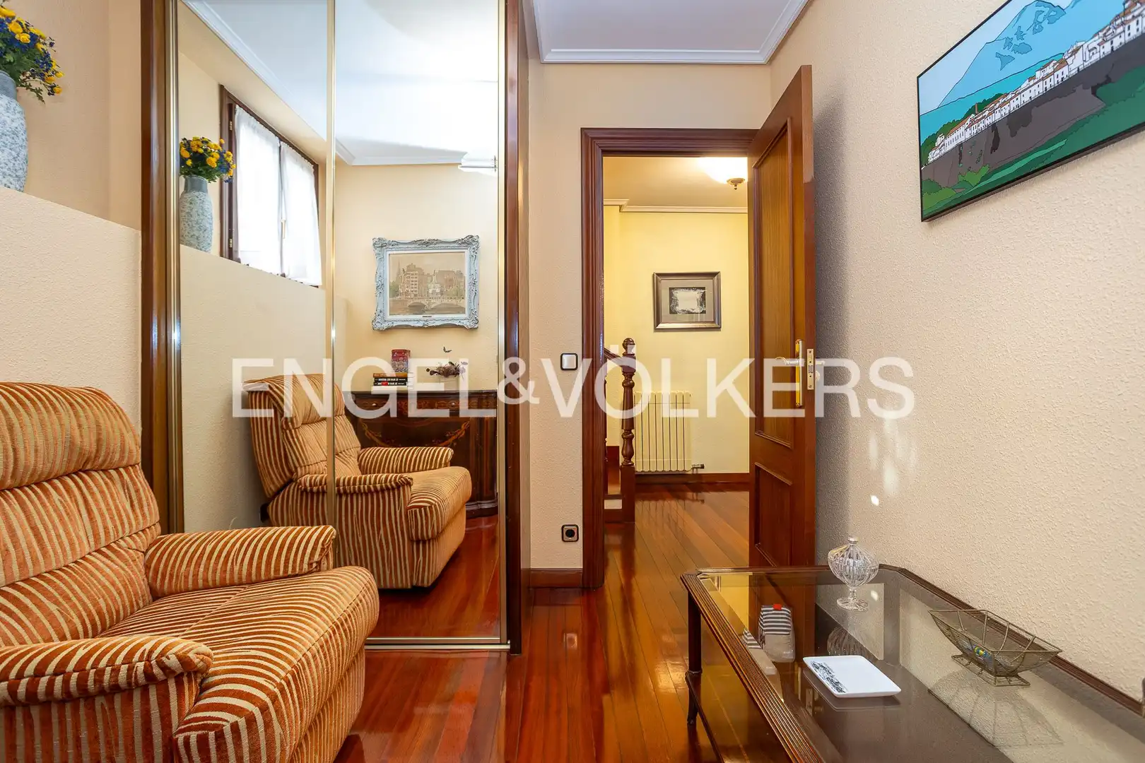 Einfamilien-Reihenhaus zum Verkauf in Santander mit Heizung, Privatgarten und Terrasse