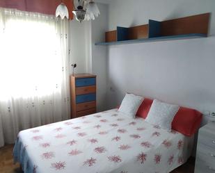 Bedroom of Flat to share in  Pamplona / Iruña  with Air Conditioner and Terrace