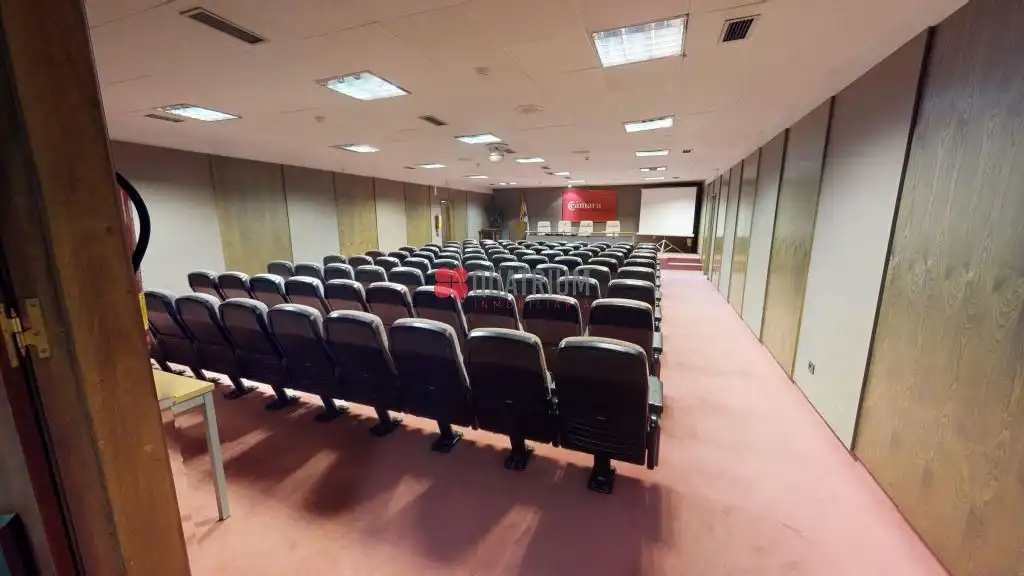 Local comercial de lloguer a Ensanche - Sar