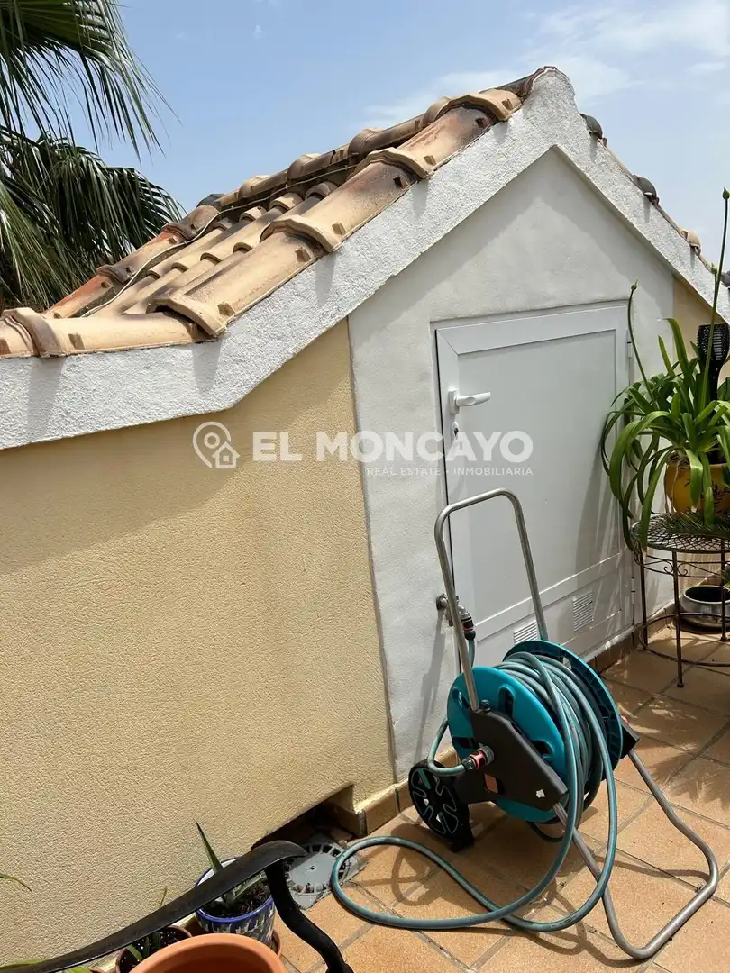 Terrassa de Casa adosada en venda en Orihuela amb Aire condicionat, Calefacció i Jardí privat