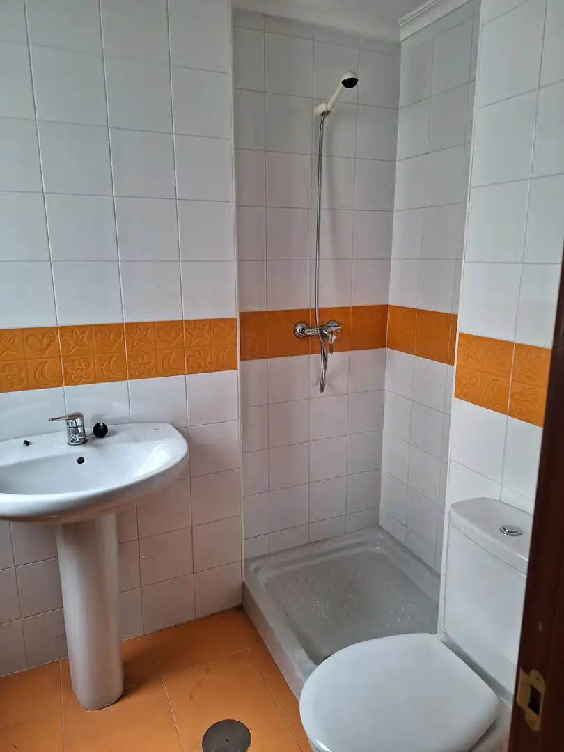 Badezimmer von Wohnung zur Miete in Santander