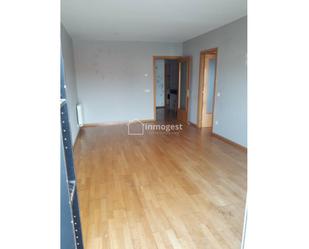 Bedroom of Flat to rent in Girona Capital  with Heating, Parquet flooring and Terrace