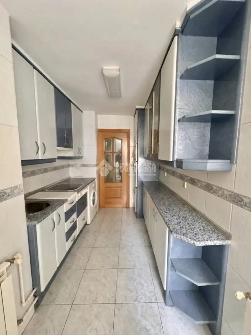 Cocina de Piso en venta en La Serna