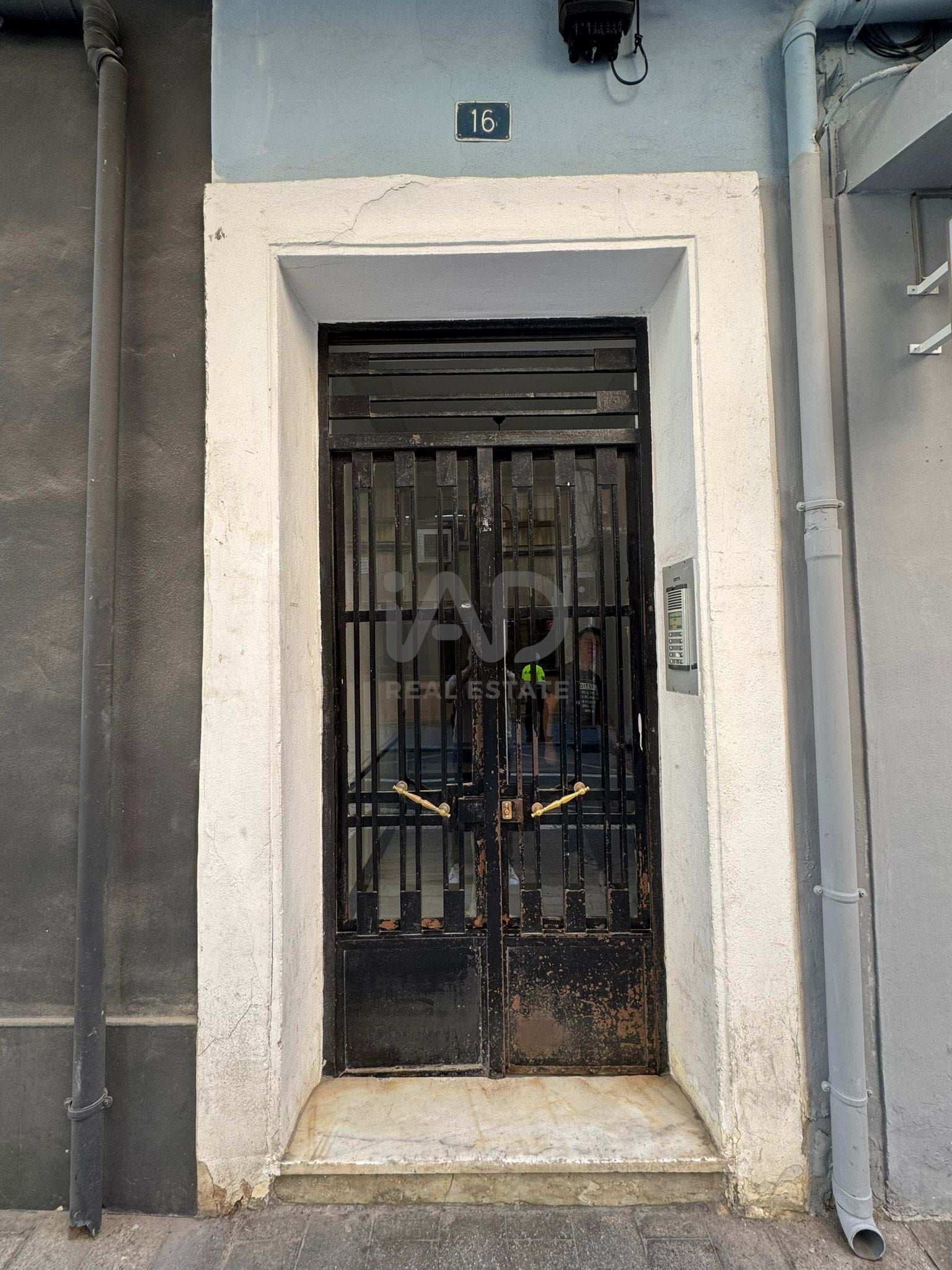 Vista exterior de Pis en venda en Alicante / Alacant amb Calefacció