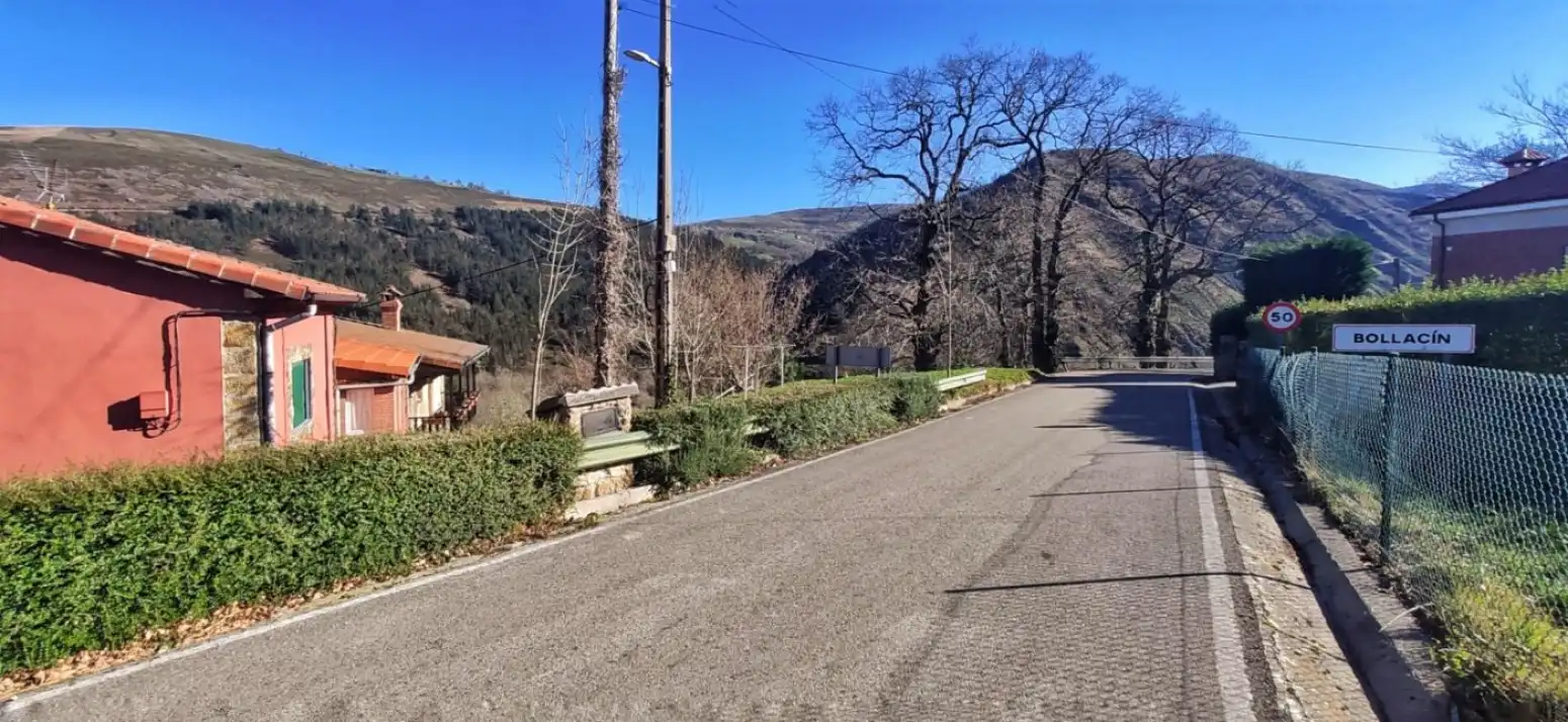 Detached homes for sale in San Miguel de Luena - Barrio BOLLACIN, Luena