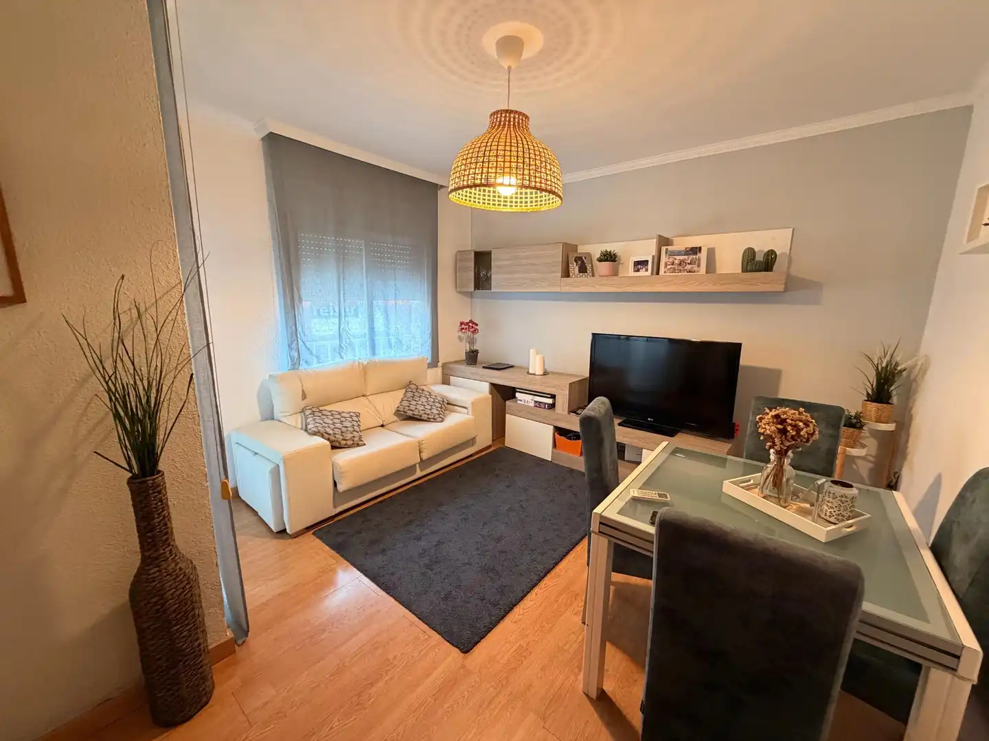Living room of Flat for sale in Sabadell  with Air Conditioner and Parquet flooring