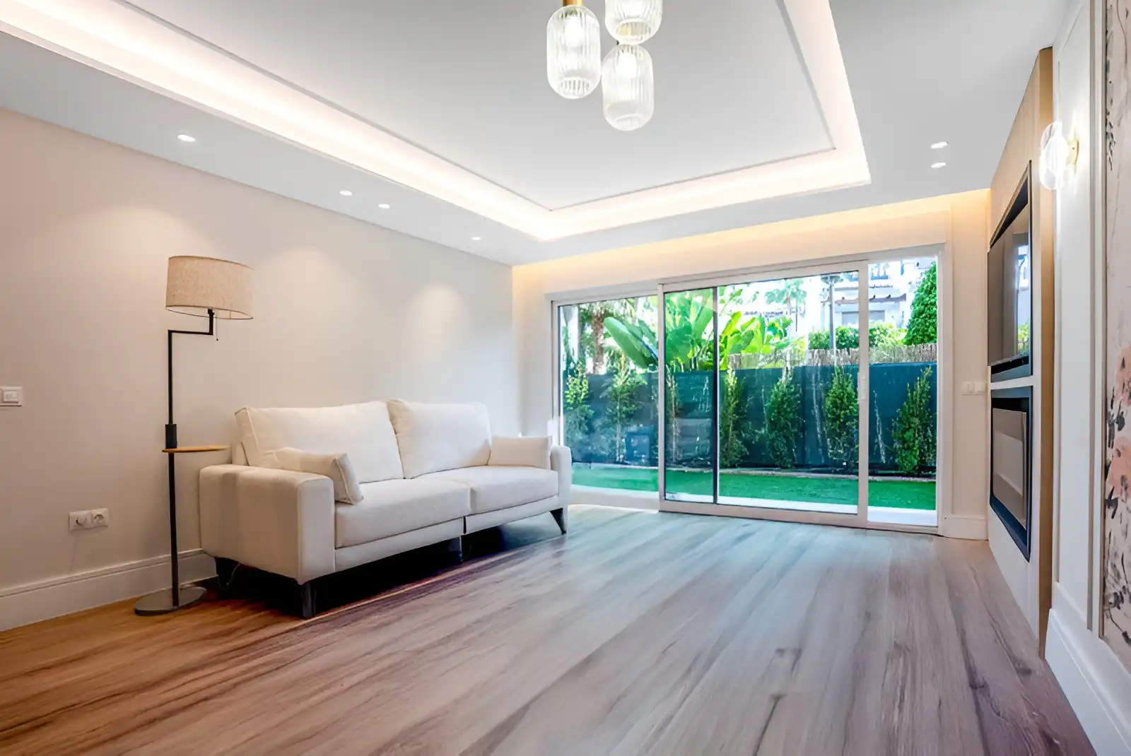 Living room of Apartments for sale in Marbella  with Air Conditioner, Heating and Private garden