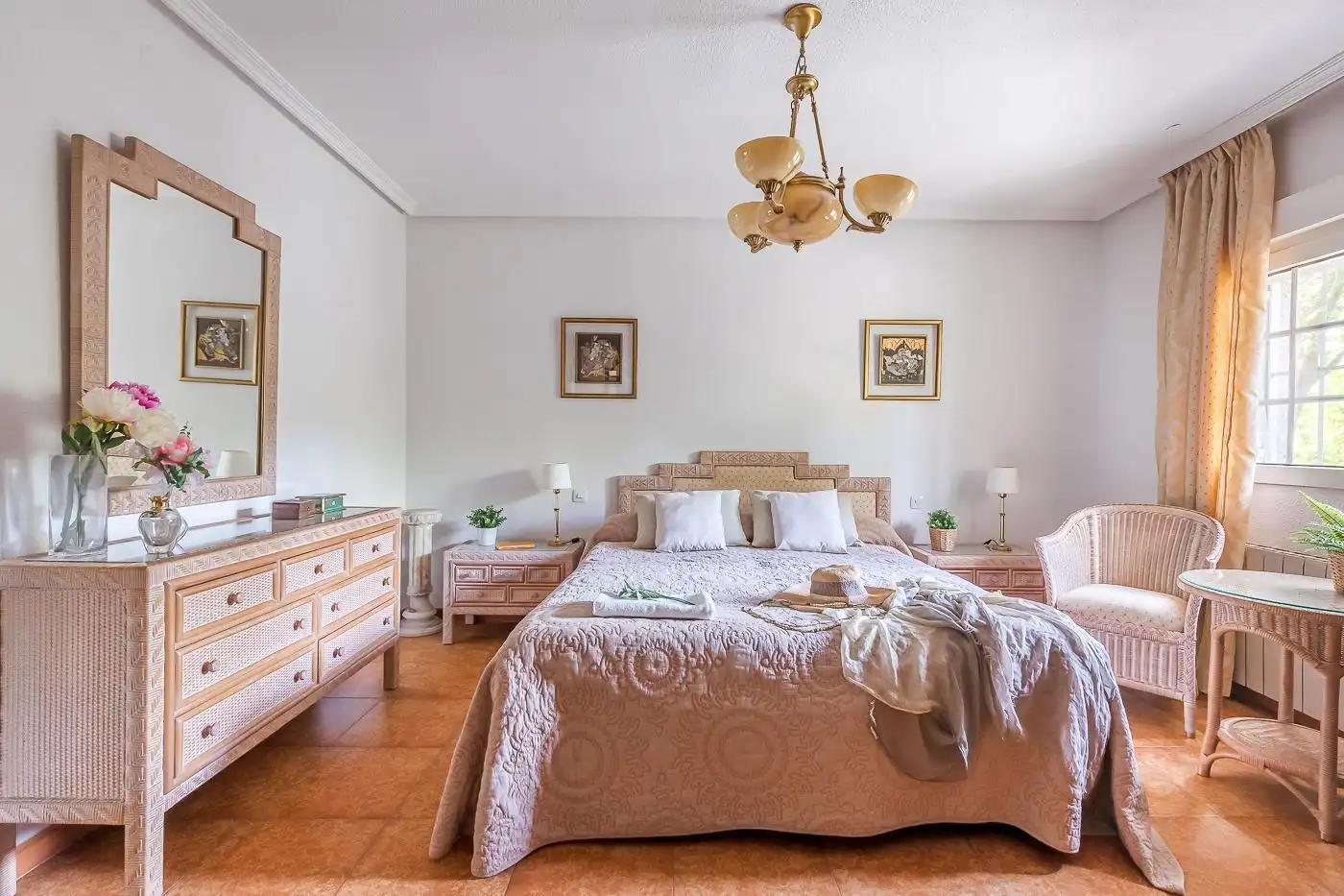 Habitación de Casa o chalet en venta en San Lorenzo de El Escorial con Calefacción, Alarma y Piscina comunitaria