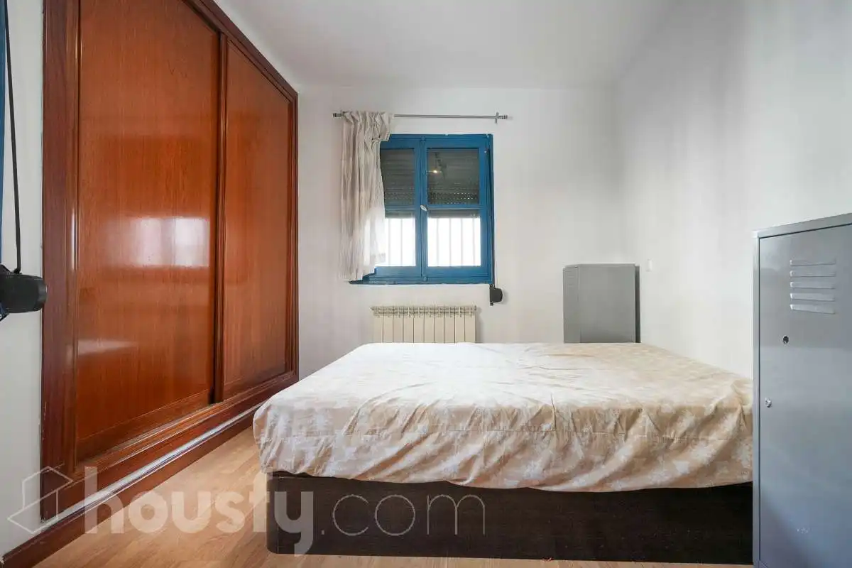 Schlafzimmer von Dachboden zum Verkauf in Madrid