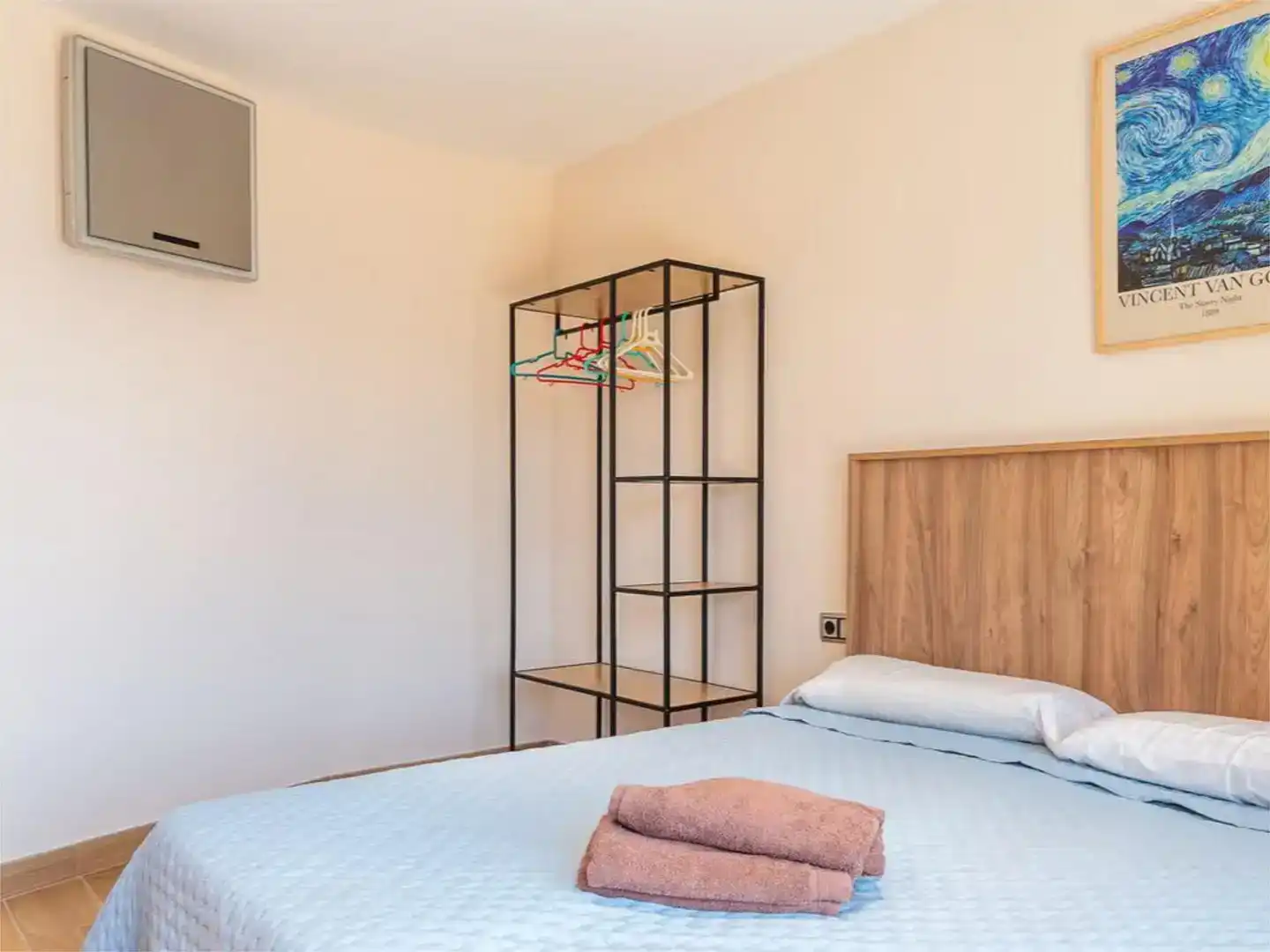 Habitación de Finca rústica de alquiler en Lloret de Mar con Aire acondicionado, Jardín privado y Piscina