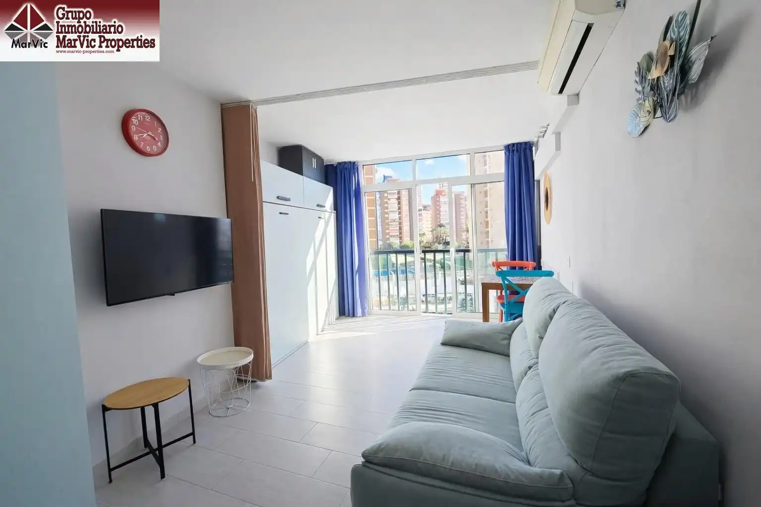 Sala d'estar de Estudi en venda en Benidorm amb Aire condicionat, Moblat i Piscina comunitària
