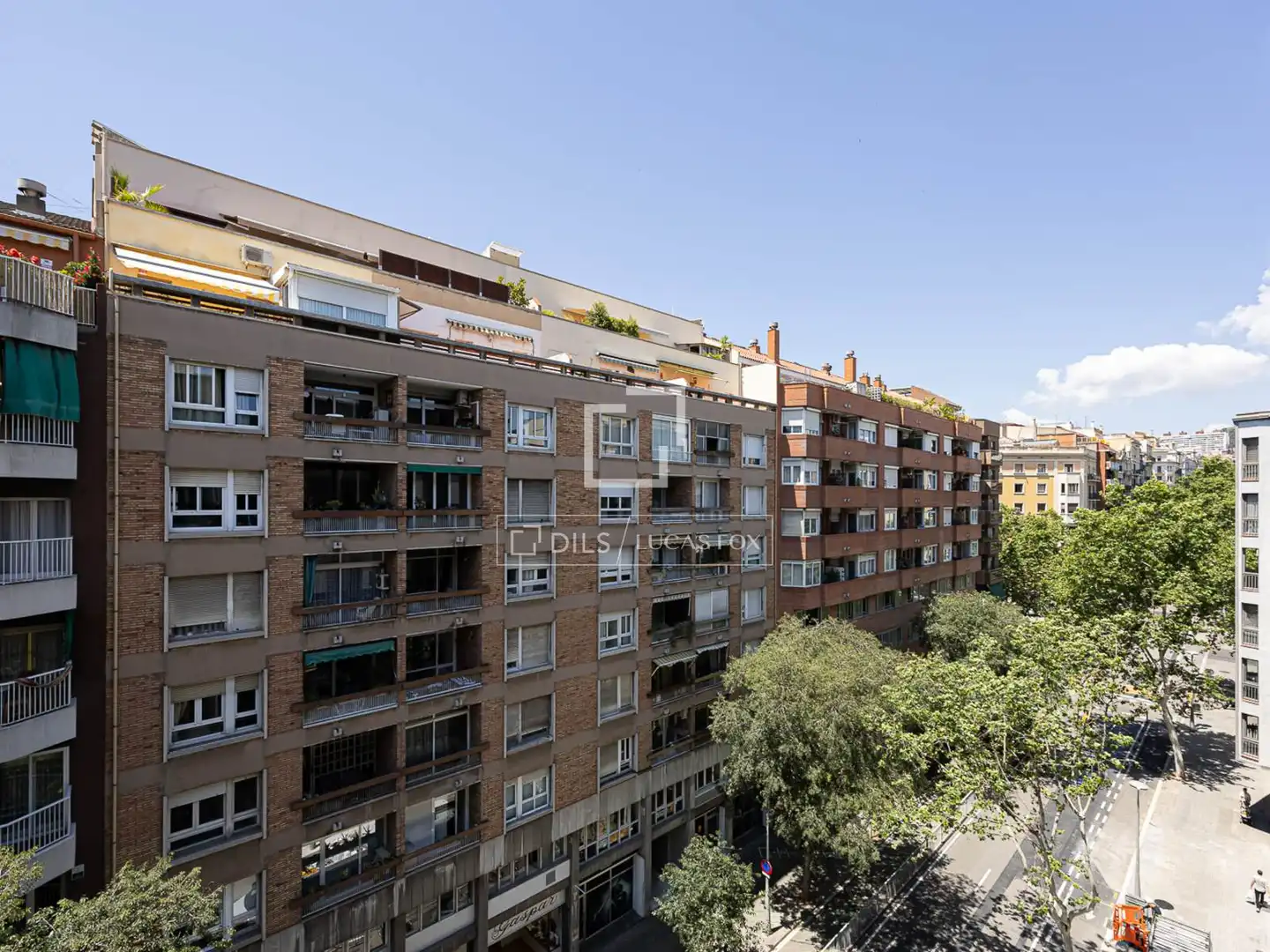 Vista exterior de Piso en venta en Barcelona con Aire acondicionado, Calefacción y Terraza