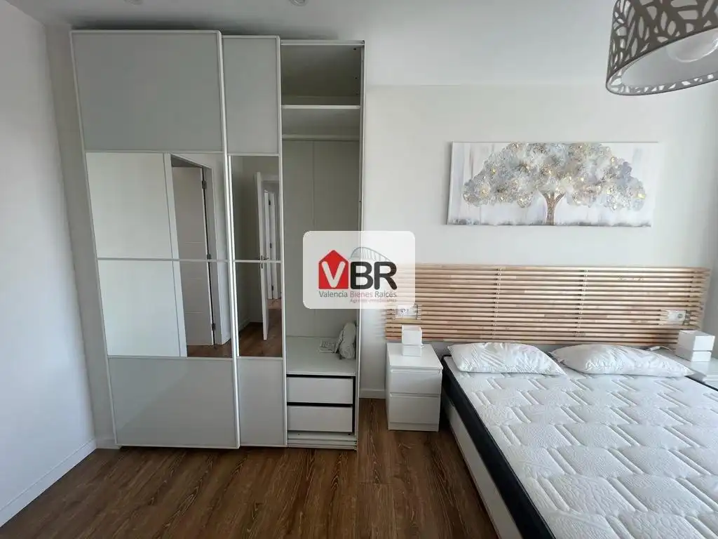 Schlafzimmer von Wohnung zur Miete in Valencia mit Klimaanlage, Heizung und Terrasse