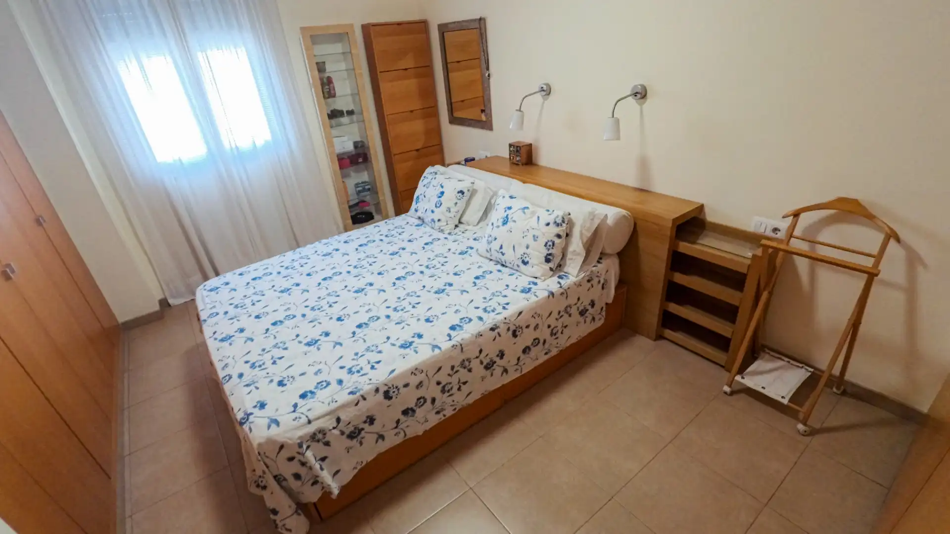 Bedroom of Flat for sale in Sevilla  with Air Conditioner and Balcony