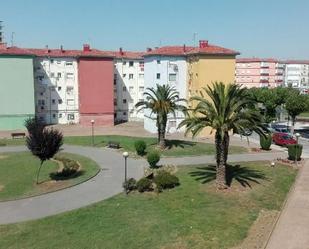 Vista exterior de Casa o xalet en venda en Torrelavega 