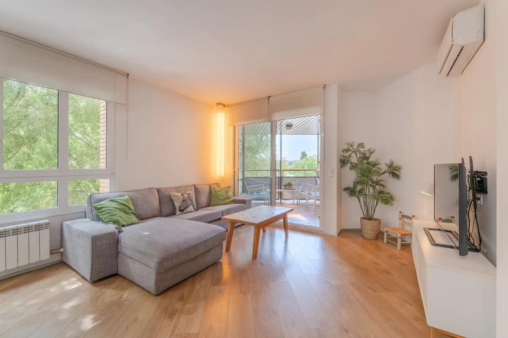 Wohnzimmer von Wohnung zum Verkauf in Girona mit Klimaanlage, Heizung und Parkett