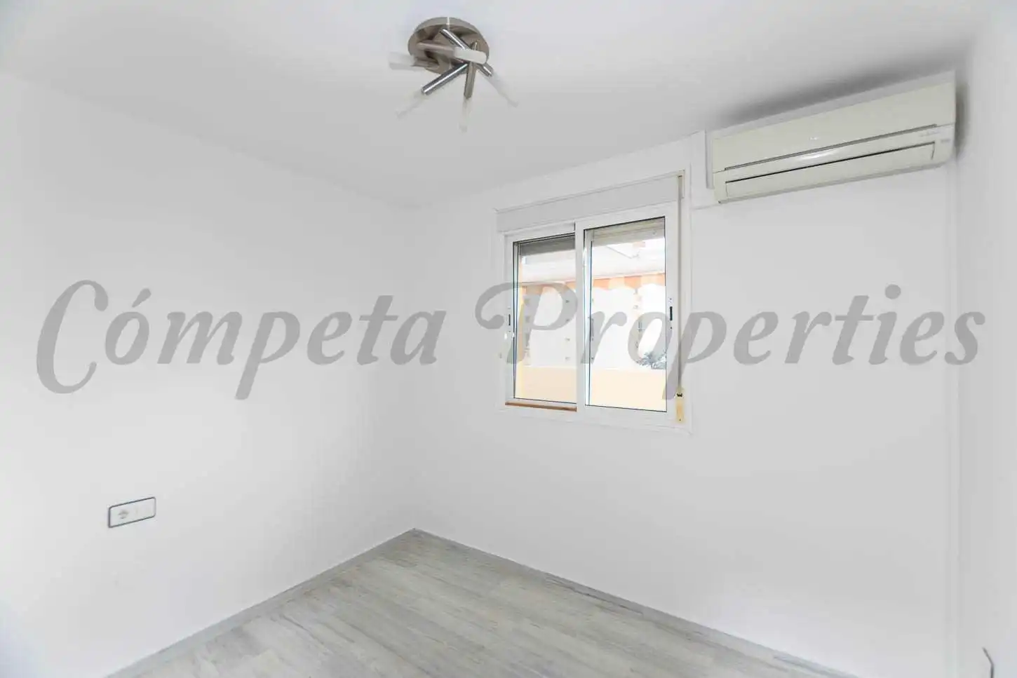Dormitori de Àtic en venda en Vélez-Málaga amb Aire condicionat, Terrassa i Traster