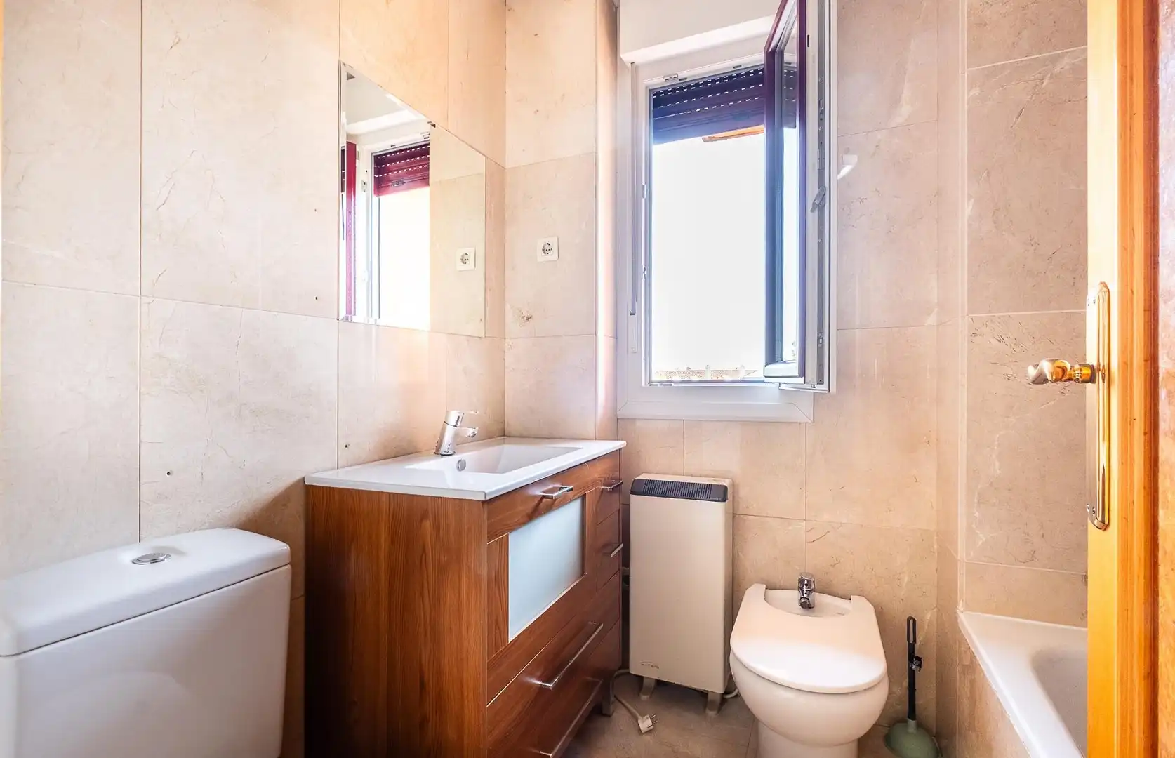 Bathroom of Duplexes for sale in El Escorial  with Heating, Private garden and Parquet flooring