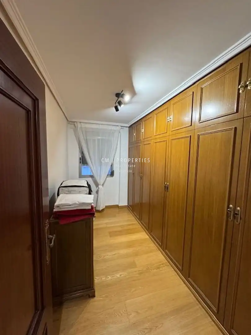 Flat for rent in Ruben Vela, En Corts - Doctor Waksman