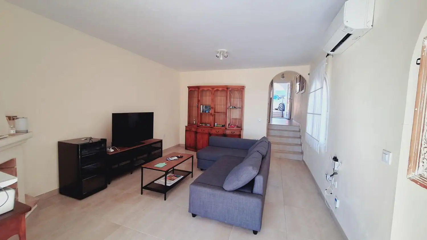 Sala d'estar de Casa adosada en venda en Mojácar amb Aire condicionat, Terrassa i Traster