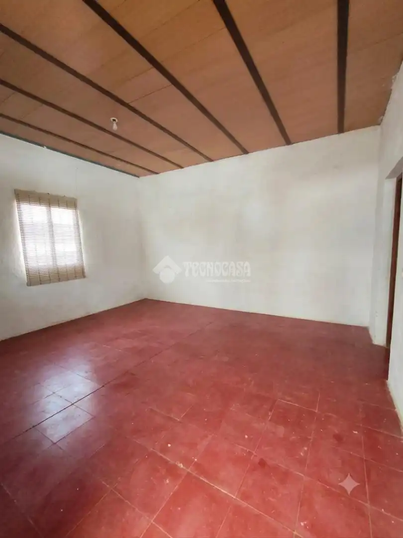 Country homes for sale in Marchena  with Air Conditioner, Storage room and Swimming Pool