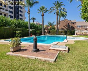 Piscina de Casa adosada en venda en Alicante / Alacant amb Aire condicionat i Terrassa