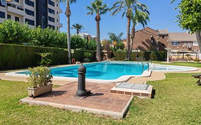 Piscina de Casa adosada en venda en Alicante / Alacant amb Aire condicionat i Terrassa