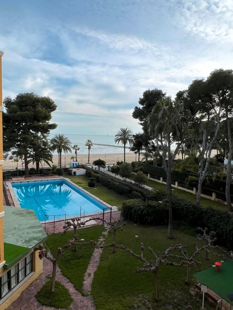 Piscina de Apartament de lloguer en Benicasim / Benicàssim amb Aire condicionat, Calefacció i Jardí privat