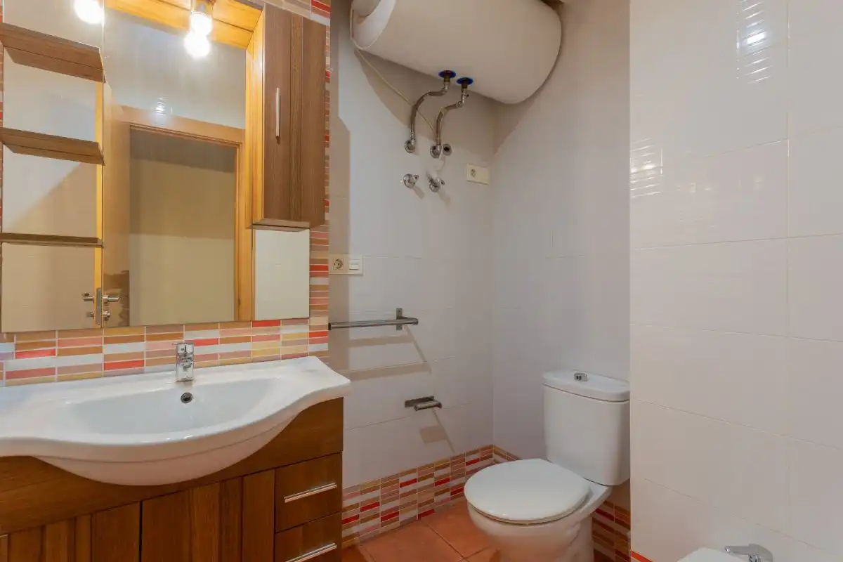Badezimmer von Wohnung zur Miete in Granada mit Klimaanlage, Heizung und Möbliert