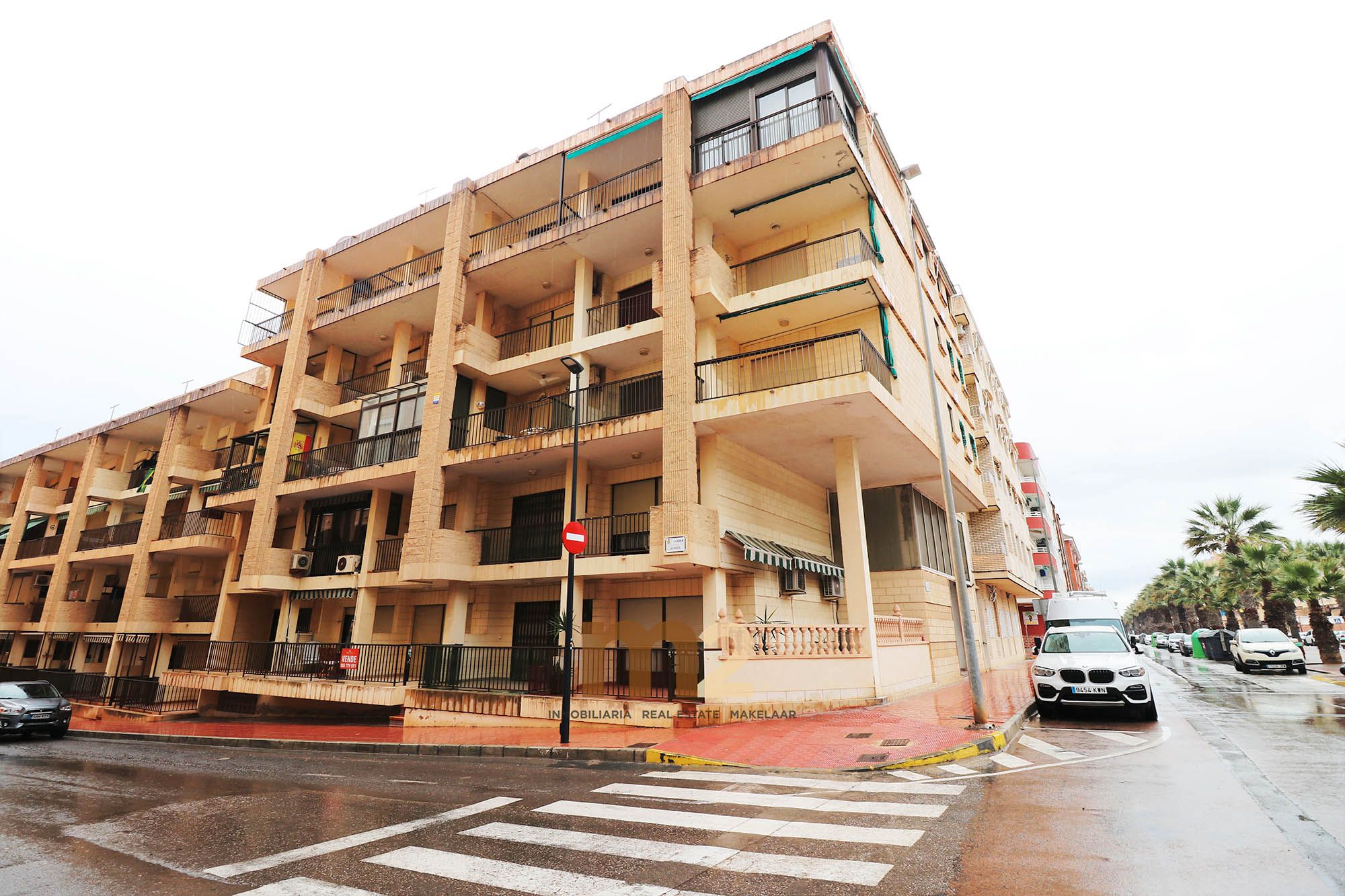 Exterior view of Duplex for sale in Guardamar del Segura  with Terrace, Furnished and Washing machine