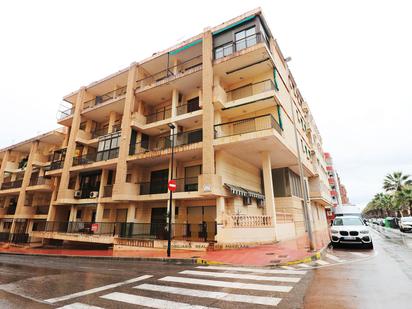 Vista exterior de Dúplex en venda en Guardamar del Segura amb Terrassa, Moblat i Rentadora