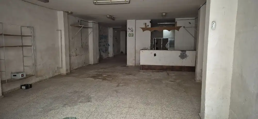 Locale commerciale in vendita a Calle Hernán Cortés 21, imagen 3