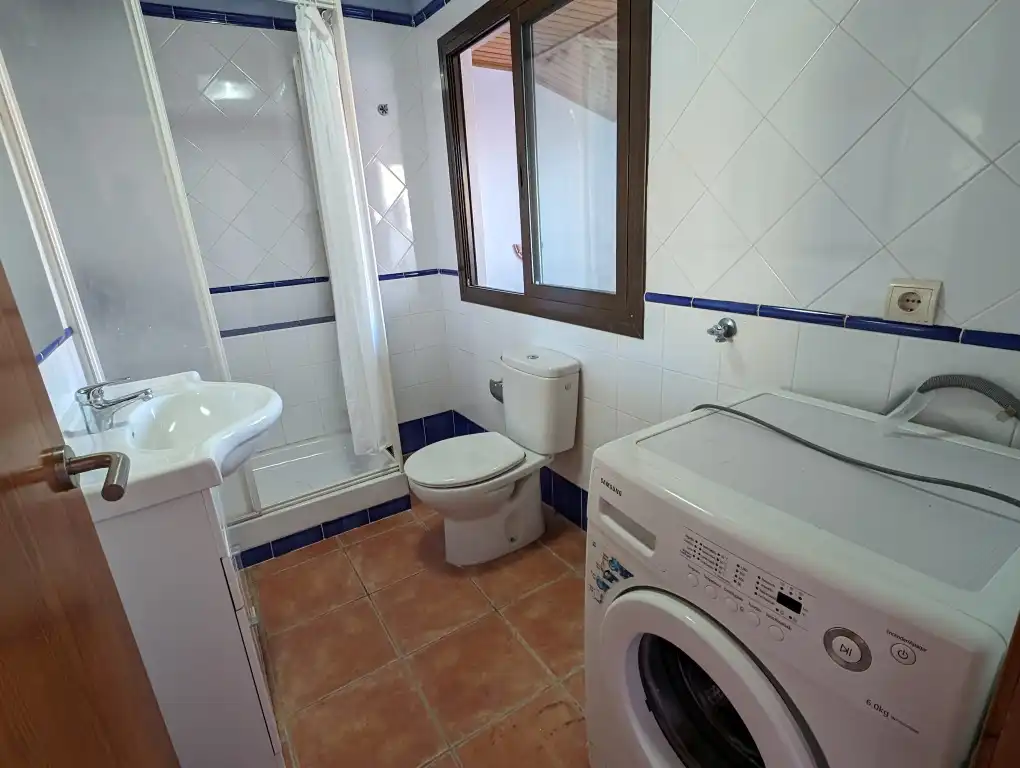 Bathroom of Houses for sale in Cretas  with Terrace, Storage room and Balcony