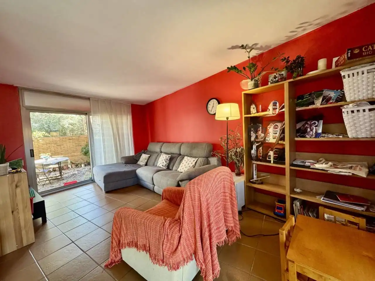 Sala de estar de Casa o chalet en venta en La Roca del Vallès con Aire acondicionado, Calefacción y Jardín privado