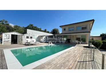 Chalet con piscina en venta en Poligono 11