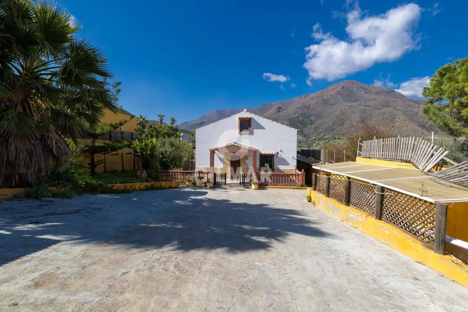 Vista exterior de Casa o chalet en venta en Estepona con Jardín privado y Piscina