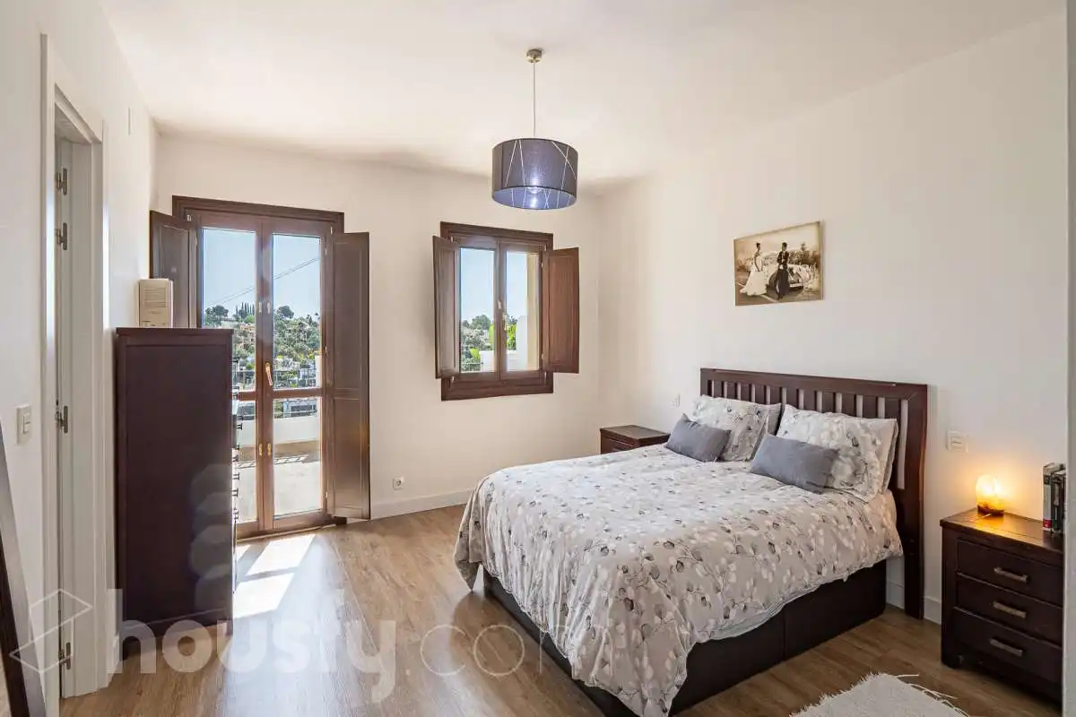 Bedroom of Houses for sale in Estepona  with Air Conditioner, Heating and Private garden