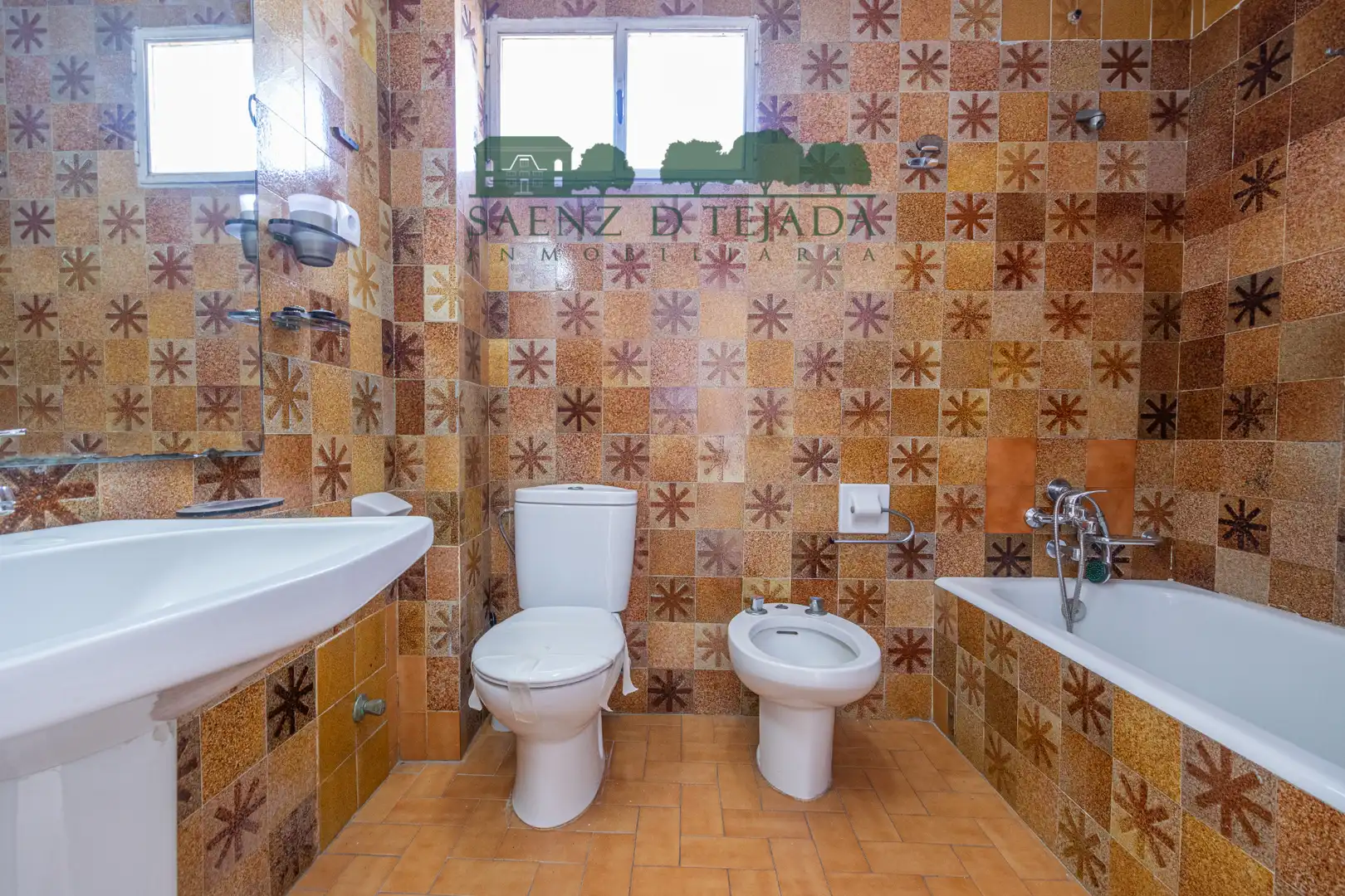 Bathroom of Flat for sale in Sevilla  with Terrace